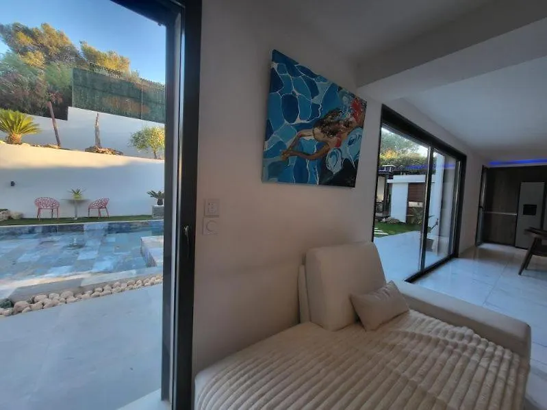 Holiday home Sublime Villa Recente D'Architect T5 & Piscine & 5 Pkg Cabries